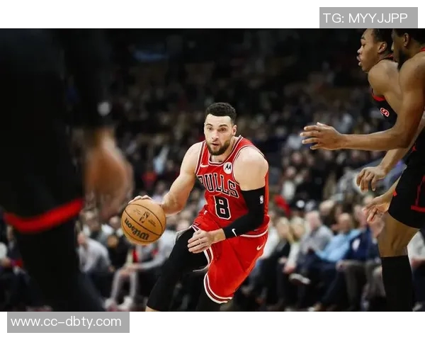 拉文第9次砍下40分以上并命中8记三分创历史新高仅次于水花兄弟与表演者