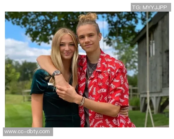 贝克汉姆新年祝福分享红色穿搭秘诀罗密欧迎来马年本命年喜庆气氛